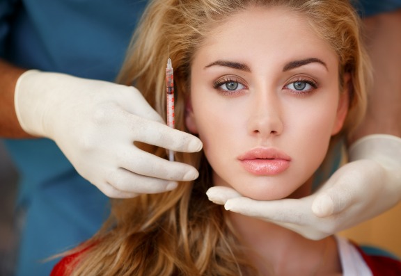 But what exactly leads to a recessive chin? 