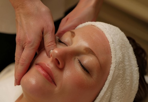 Understanding The Difference Between A Regenerative And A Rejuvenating Facial Treatment