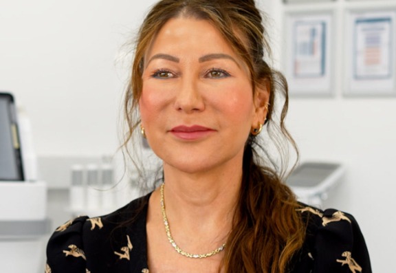 Dr Toni Phillips