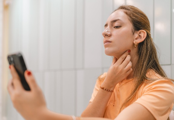 What Causes a Double Chin?