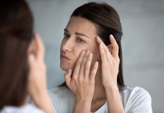 what causes collagen loss with age?