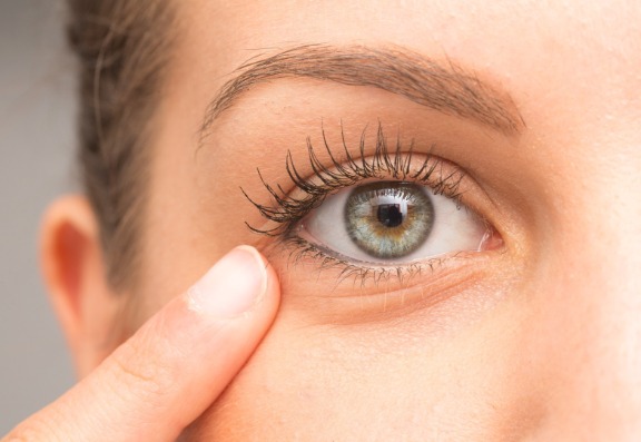 How To Combat Tired Looking Eyes
