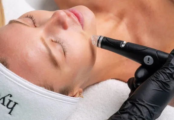 Aura Spa Left Banner