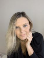 Aesthetic Treatments by Dr Alberti Logo