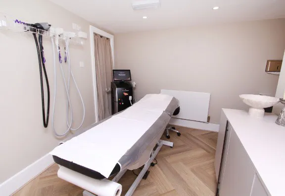 Fiji Skin Clinic Right Banner