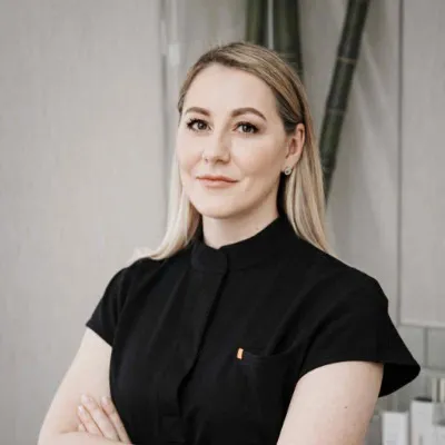 Dr Gabriela Bocsa