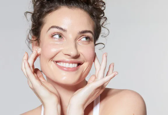 How does Hydrafacial treat Dry Skin? 