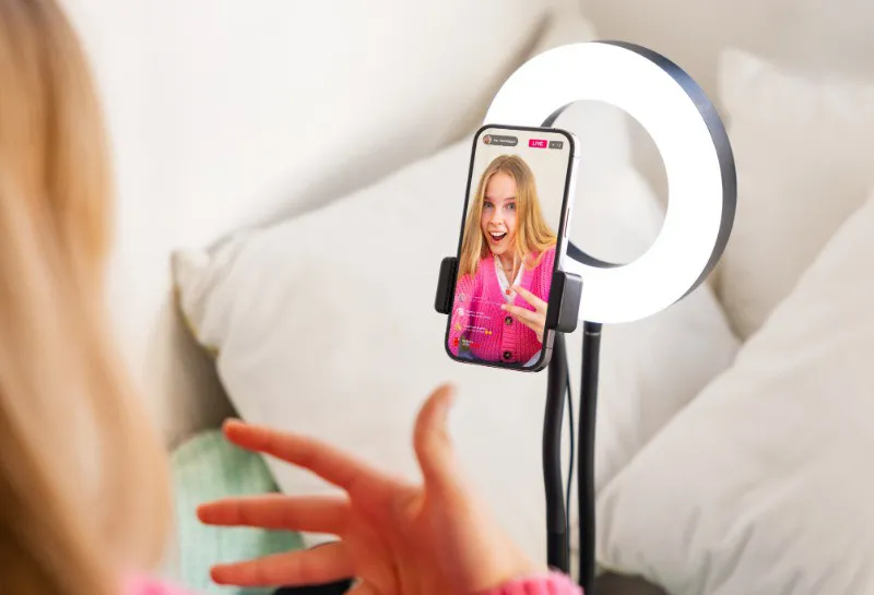 82% of UK Adults Demand Action as Social Media Drives Teenage Botox Crisis