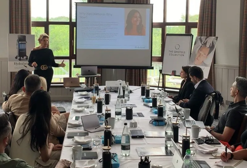 Hydrafacial Hosts First UK Summit, Masters at the Machine